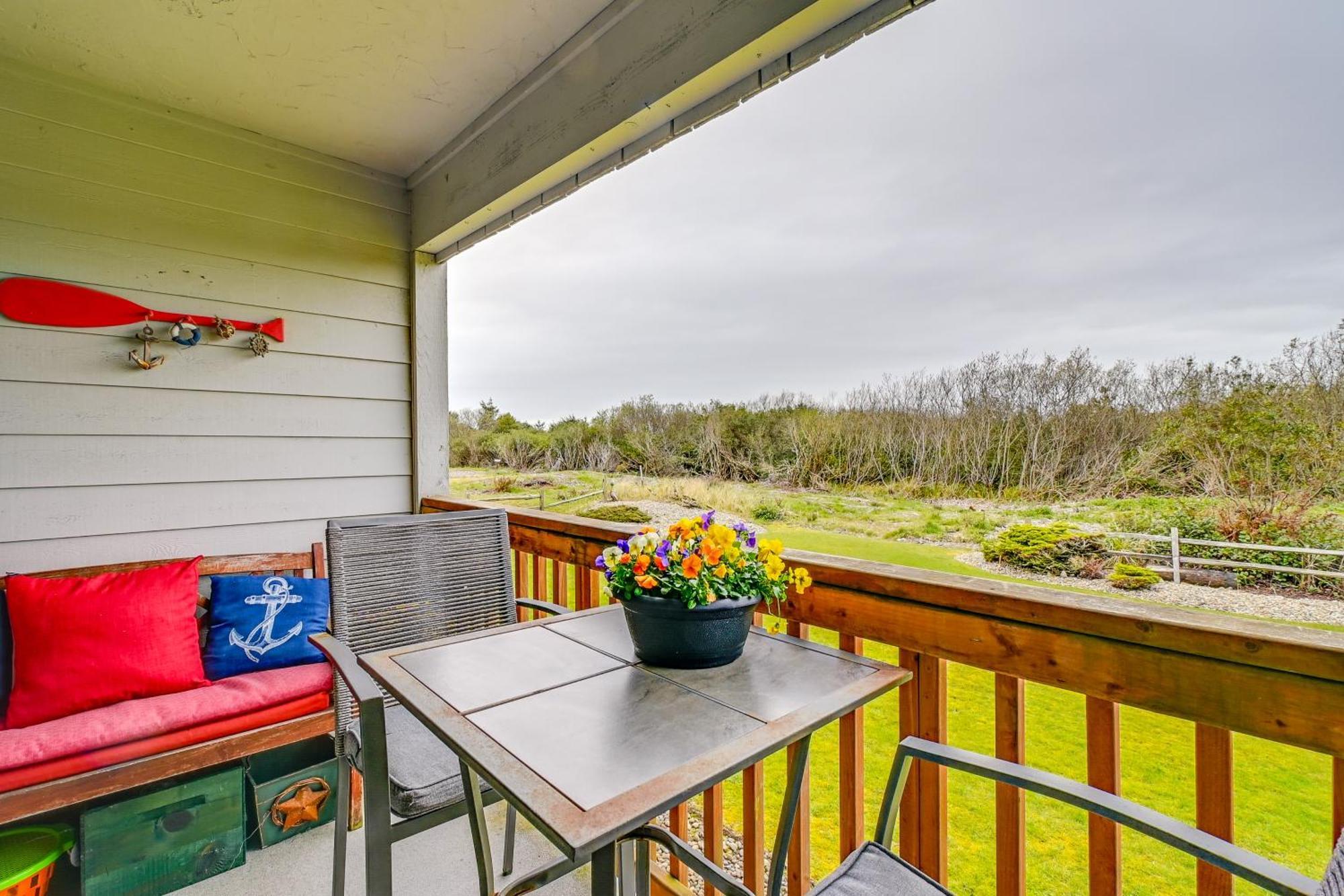 Ocean Shores Condo With Balcony Less Than 1 Mi To Beach! 외부 사진