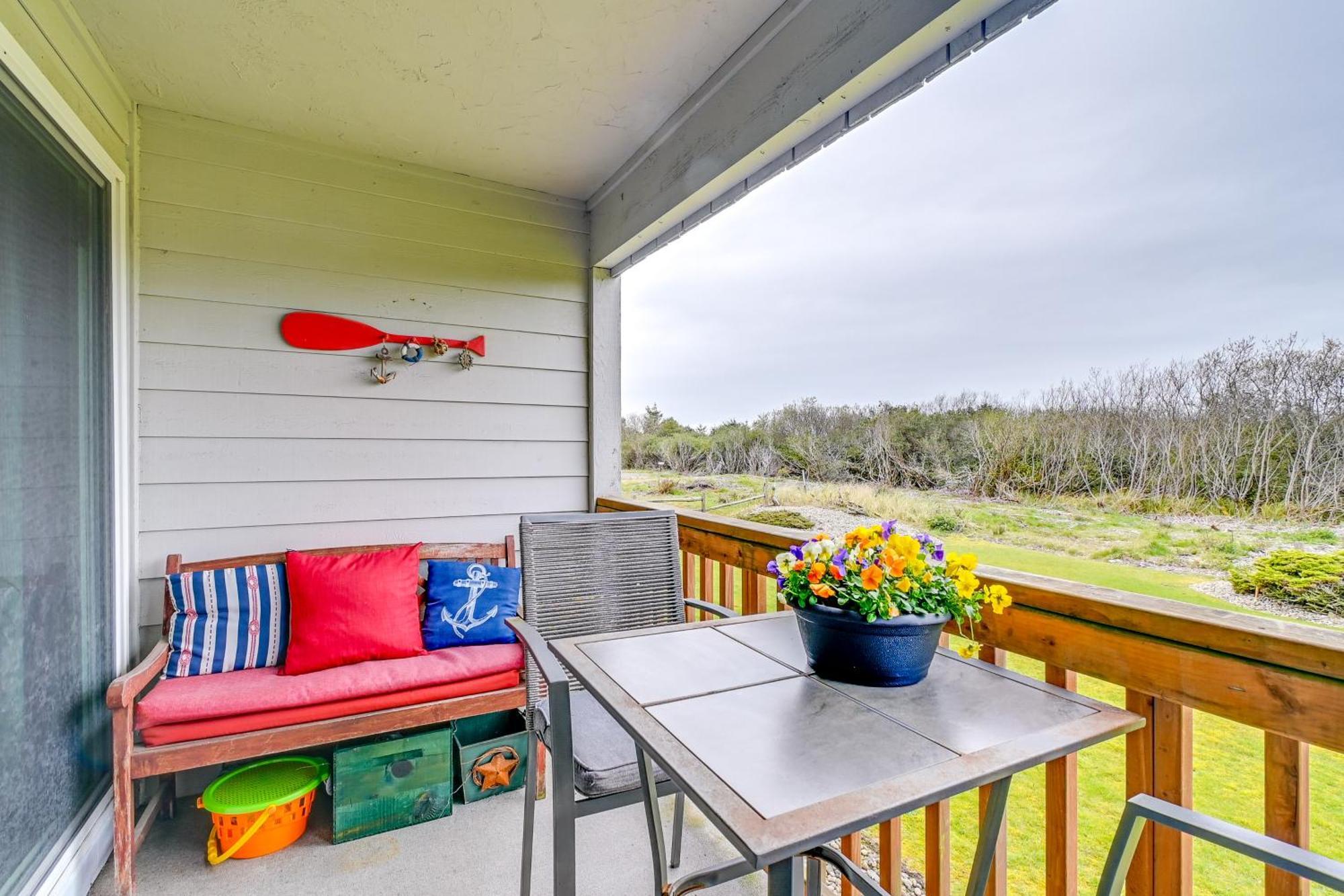 Ocean Shores Condo With Balcony Less Than 1 Mi To Beach! 외부 사진
