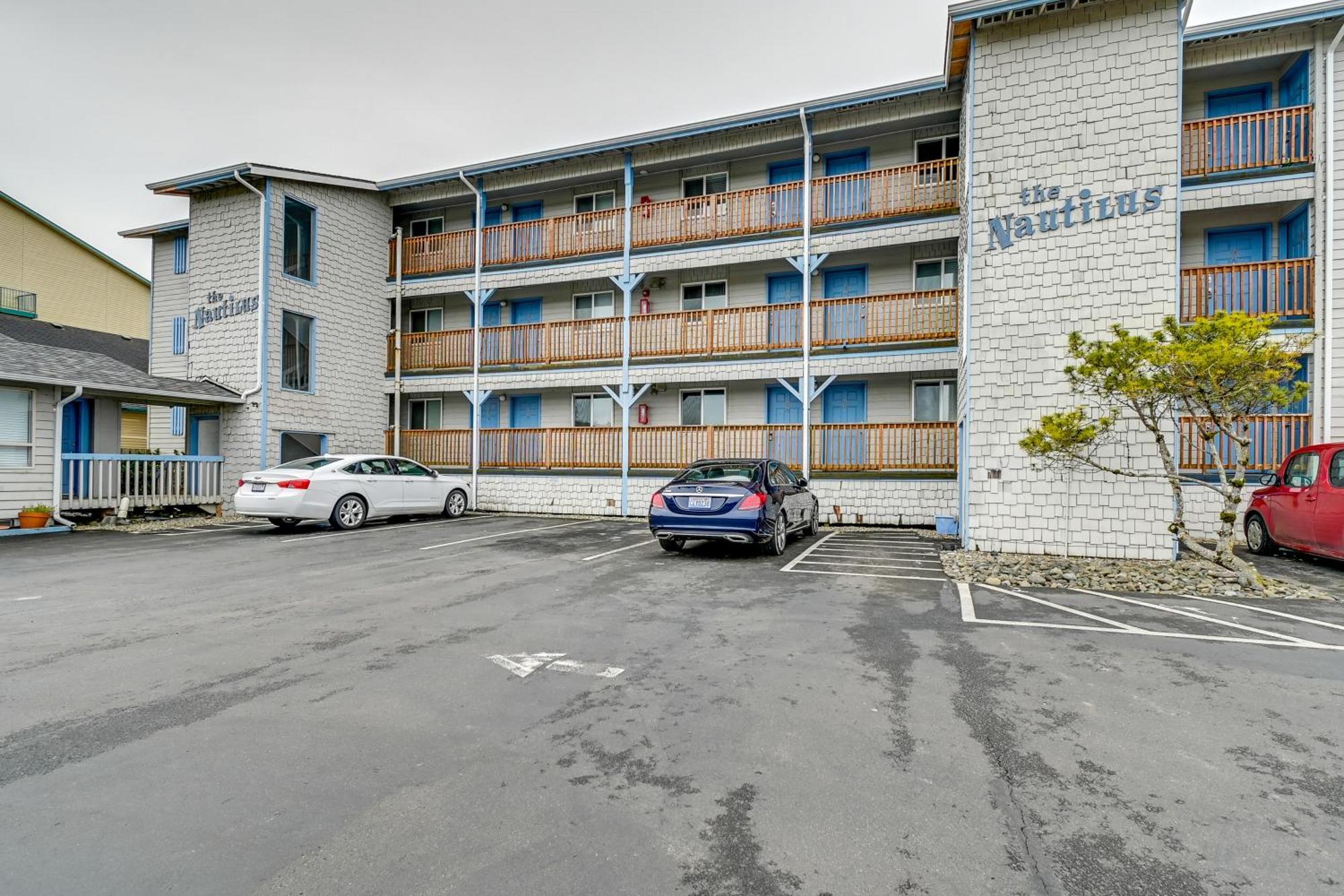 Ocean Shores Condo With Balcony Less Than 1 Mi To Beach! 외부 사진