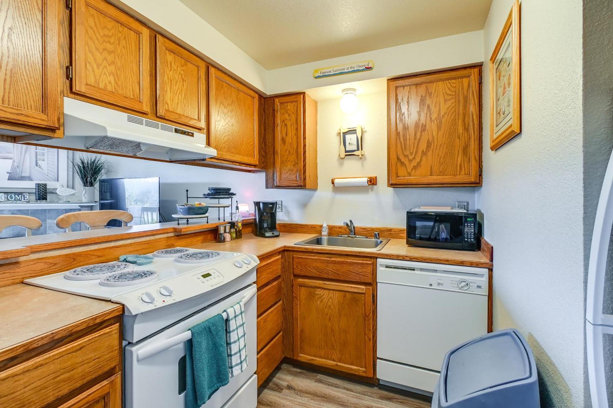 Ocean Shores Condo With Balcony Less Than 1 Mi To Beach! 외부 사진