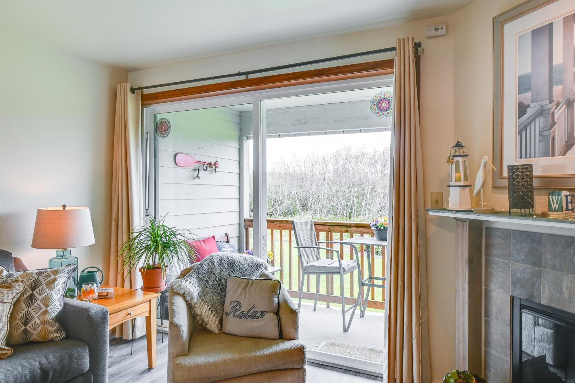 Ocean Shores Condo With Balcony Less Than 1 Mi To Beach! 외부 사진