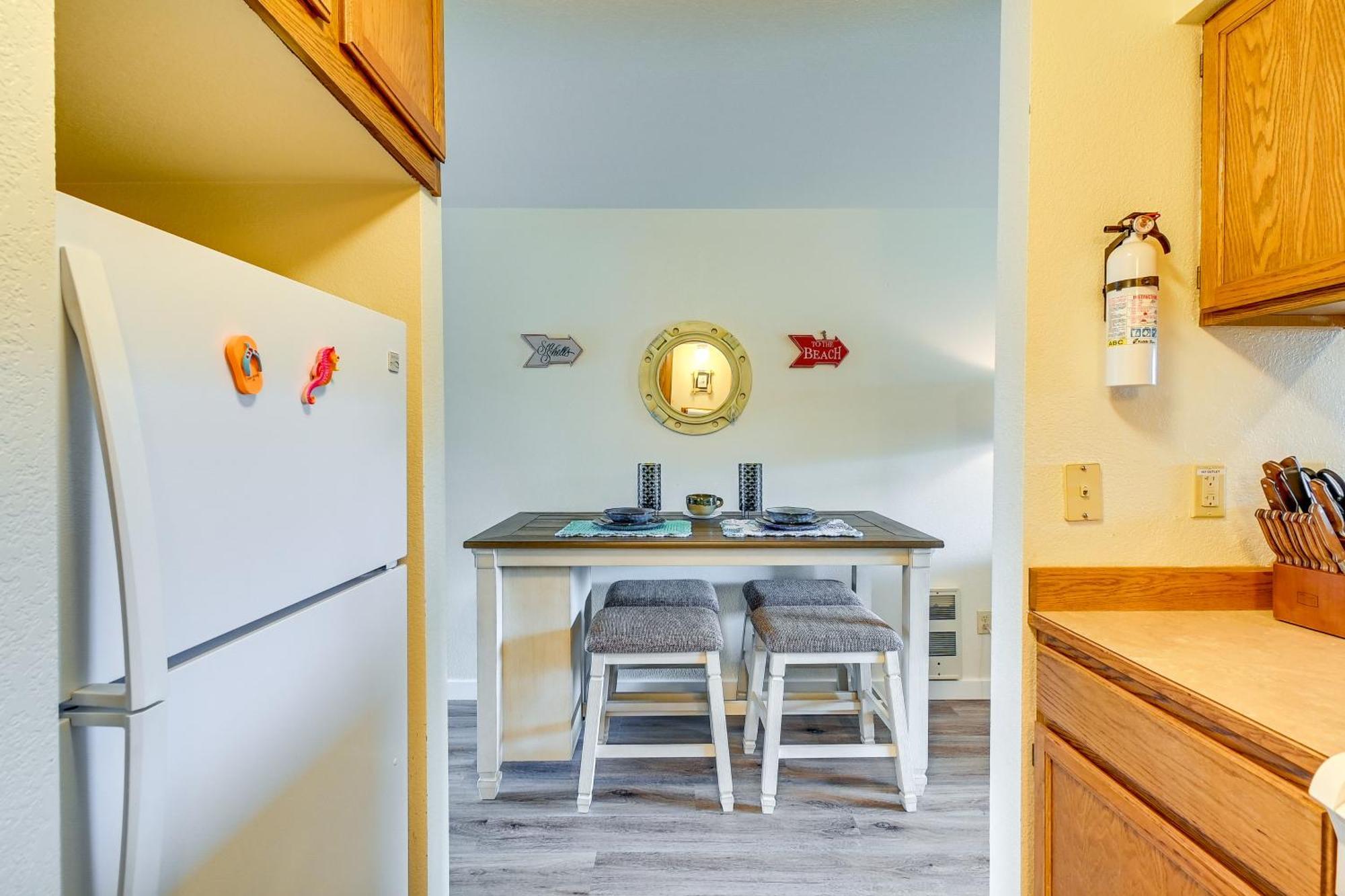 Ocean Shores Condo With Balcony Less Than 1 Mi To Beach! 외부 사진